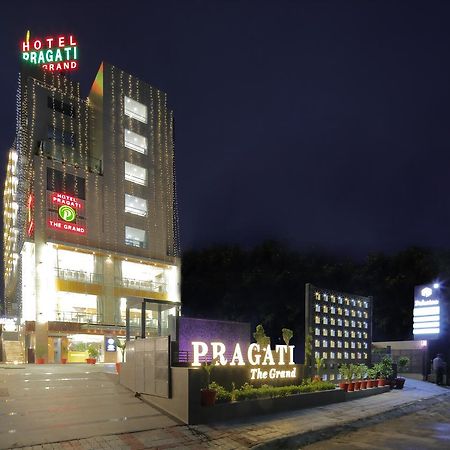Hotel Pragati The Grand Ahmedabad Ngoại thất bức ảnh