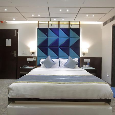 Hotel Pragati The Grand Ahmedabad Ngoại thất bức ảnh