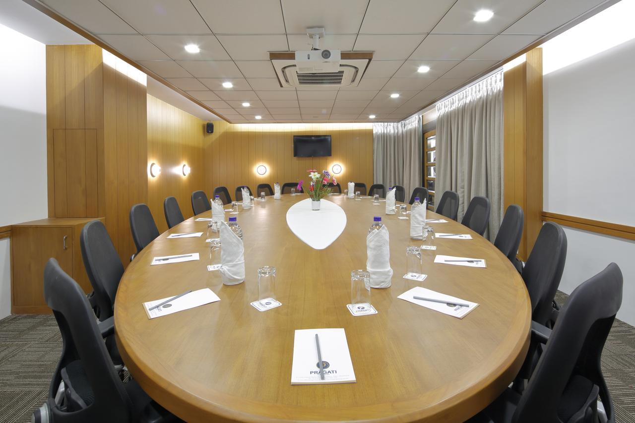 Hotel Pragati The Grand Ahmedabad Ngoại thất bức ảnh