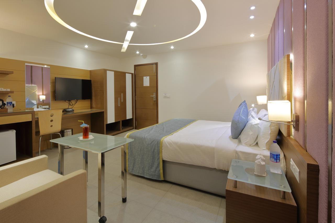 Hotel Pragati The Grand Ahmedabad Ngoại thất bức ảnh
