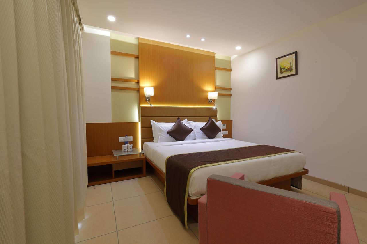Hotel Pragati The Grand Ahmedabad Ngoại thất bức ảnh