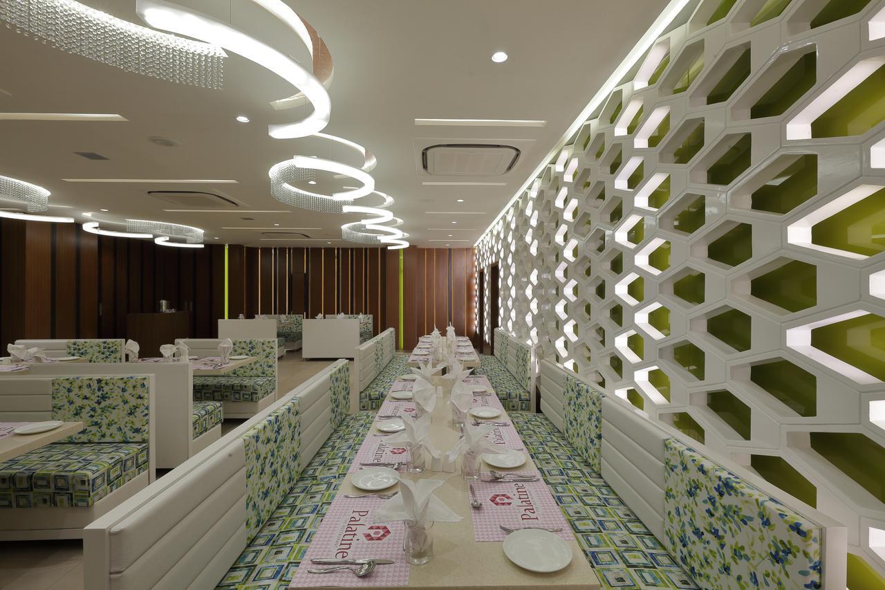 Hotel Pragati The Grand Ahmedabad Ngoại thất bức ảnh