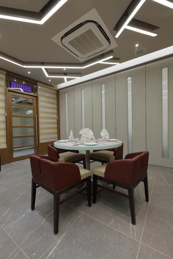 Hotel Pragati The Grand Ahmedabad Ngoại thất bức ảnh