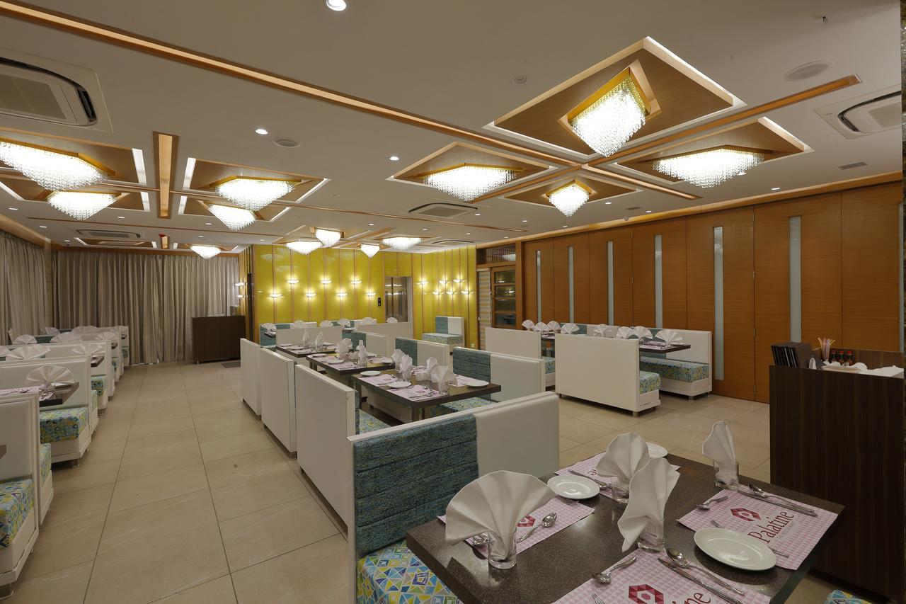 Hotel Pragati The Grand Ahmedabad Ngoại thất bức ảnh