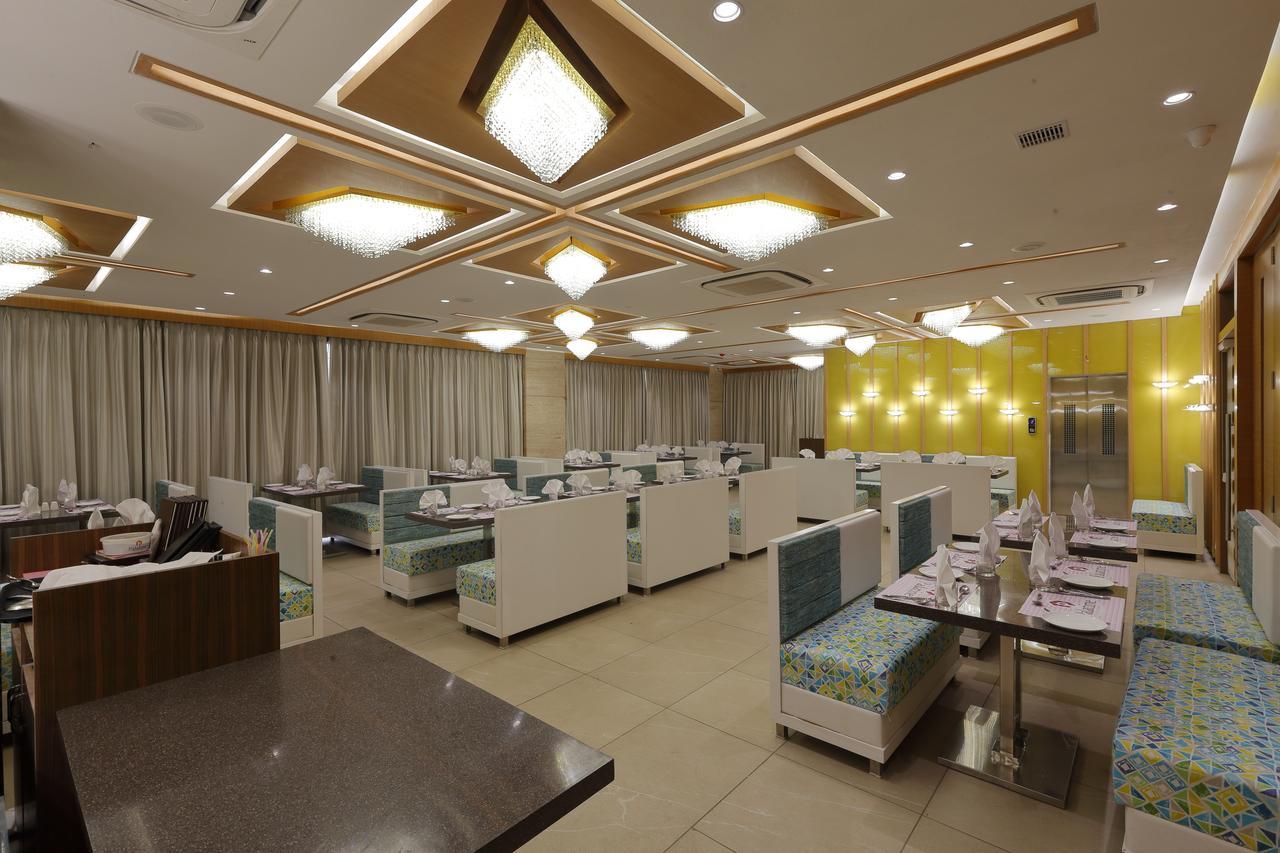 Hotel Pragati The Grand Ahmedabad Ngoại thất bức ảnh