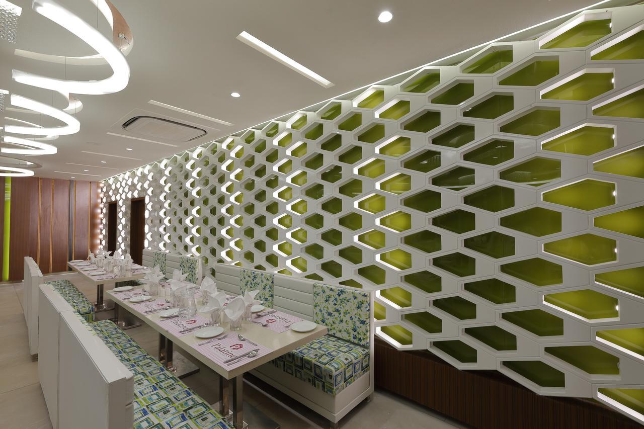 Hotel Pragati The Grand Ahmedabad Ngoại thất bức ảnh