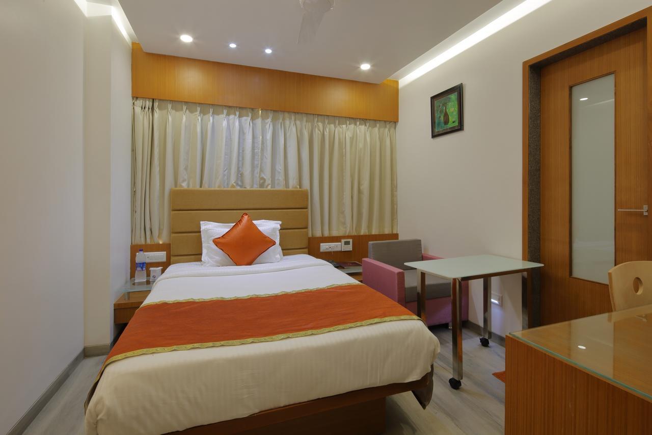 Hotel Pragati The Grand Ahmedabad Ngoại thất bức ảnh