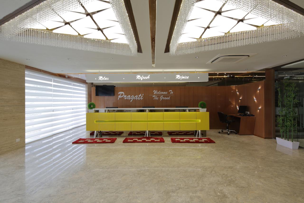 Hotel Pragati The Grand Ahmedabad Ngoại thất bức ảnh
