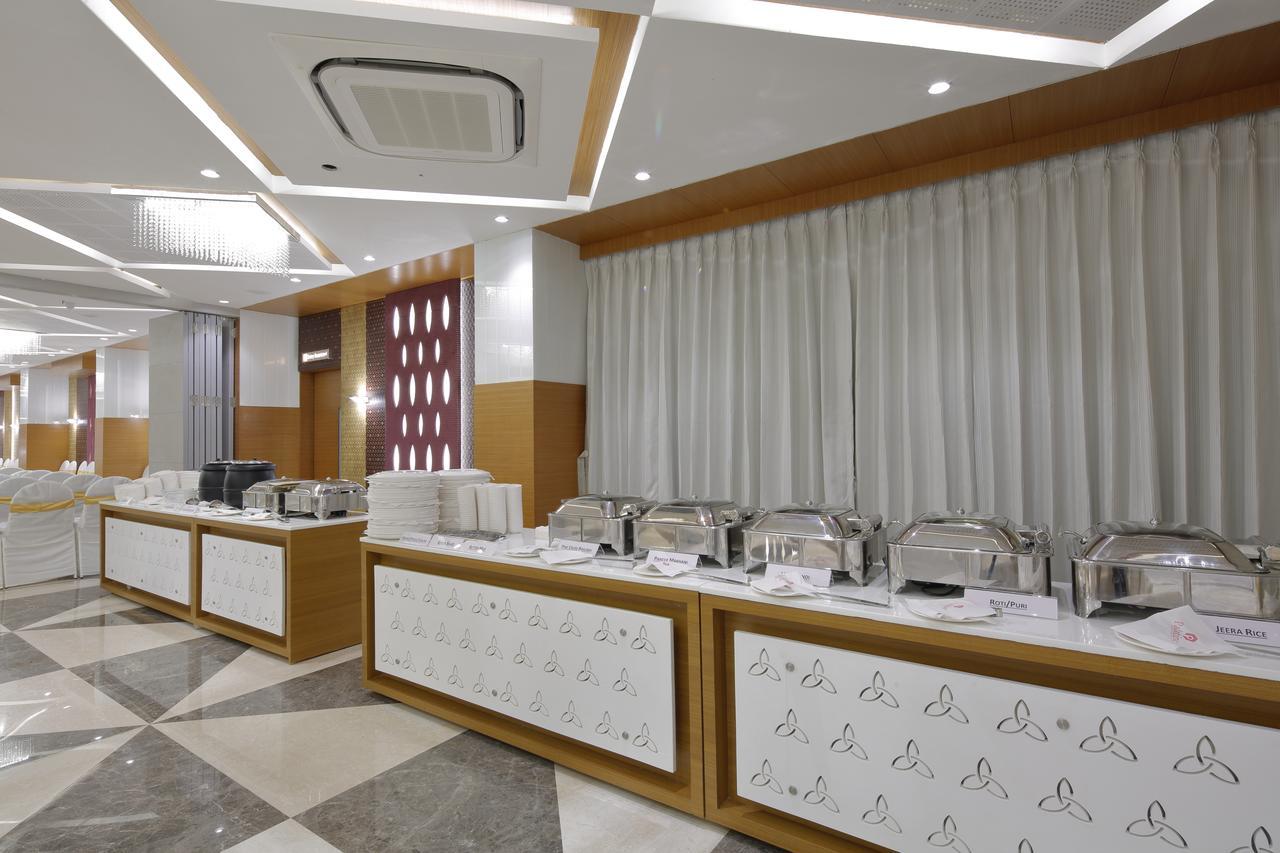 Hotel Pragati The Grand Ahmedabad Ngoại thất bức ảnh