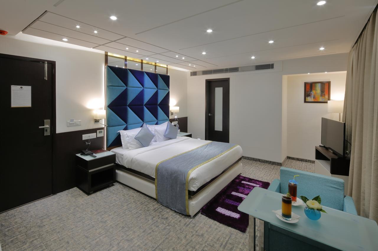 Hotel Pragati The Grand Ahmedabad Ngoại thất bức ảnh