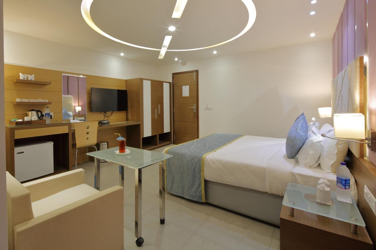 Hotel Pragati The Grand Ahmedabad Ngoại thất bức ảnh